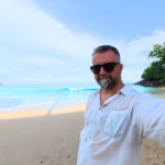 Kata Noi Beach, Karlik Jeron